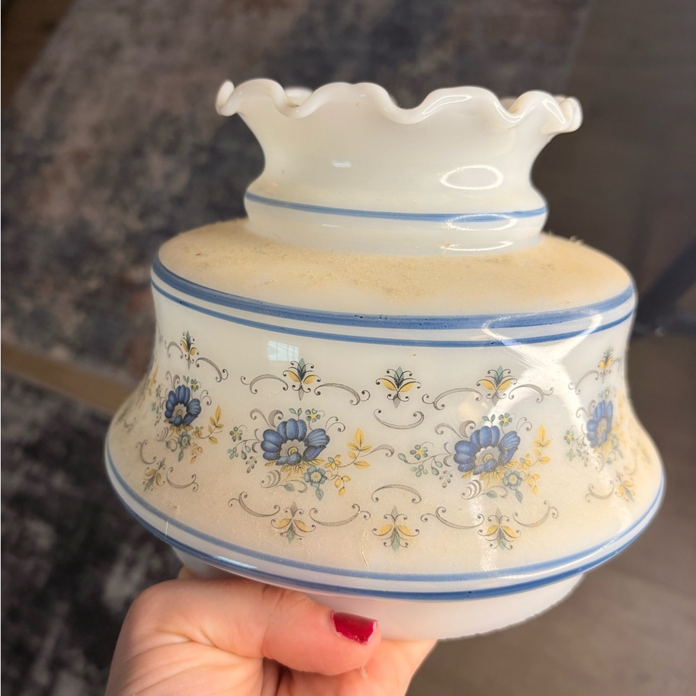 Vintage 1973 Quoizel "Abigail Adams" Blue Floral Milk Glass Hurricane Lamp shade
